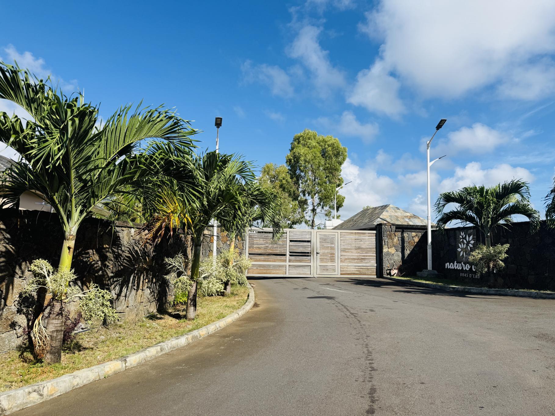 terrain-r-sidentiel-naturo-villas-bras-d-eau-seeff-mauritius